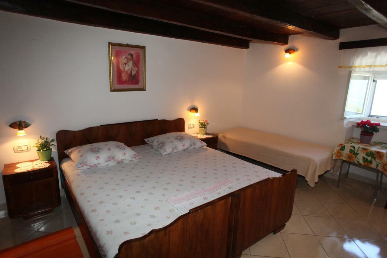 Accommodation Lily Vrana  Экстерьер фото