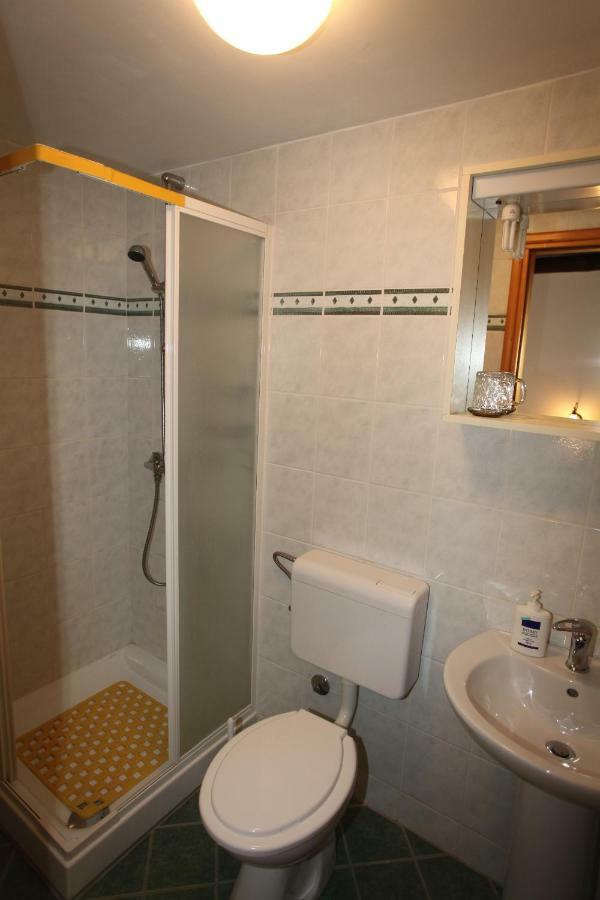 Accommodation Lily Vrana  Экстерьер фото