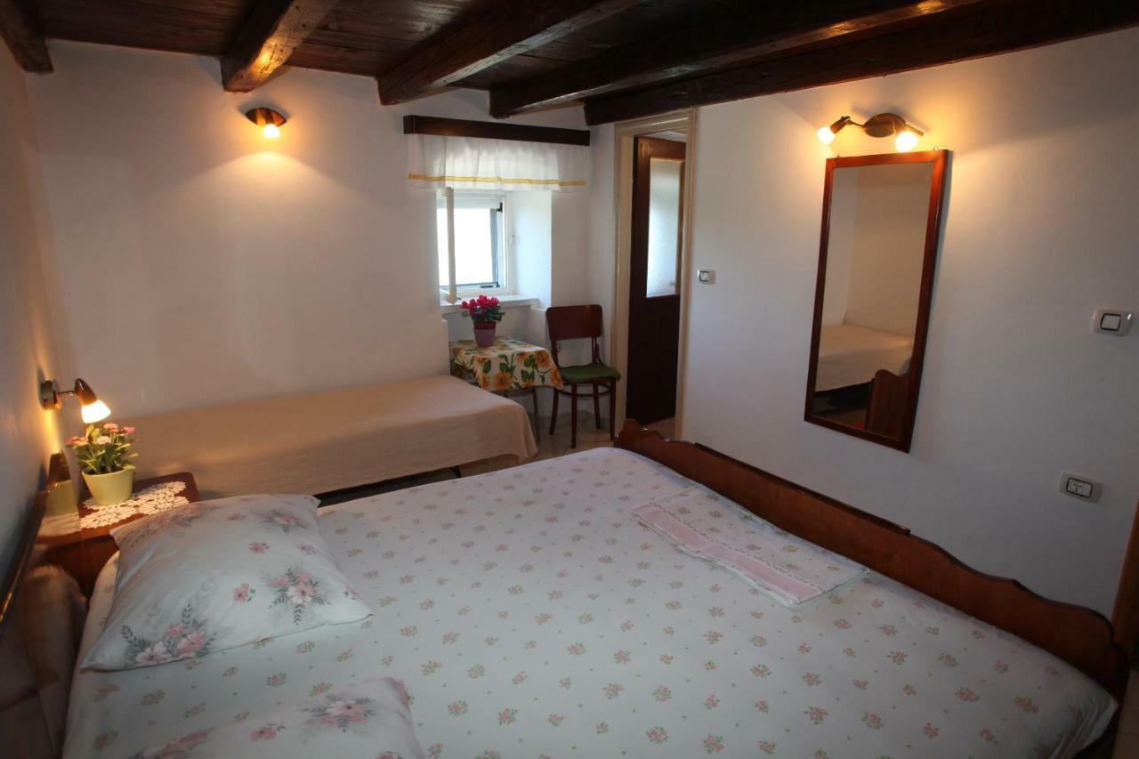 Accommodation Lily Vrana  Экстерьер фото